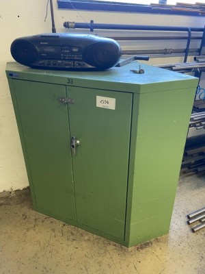 1 Metallwerkzeugschrank, niedrig